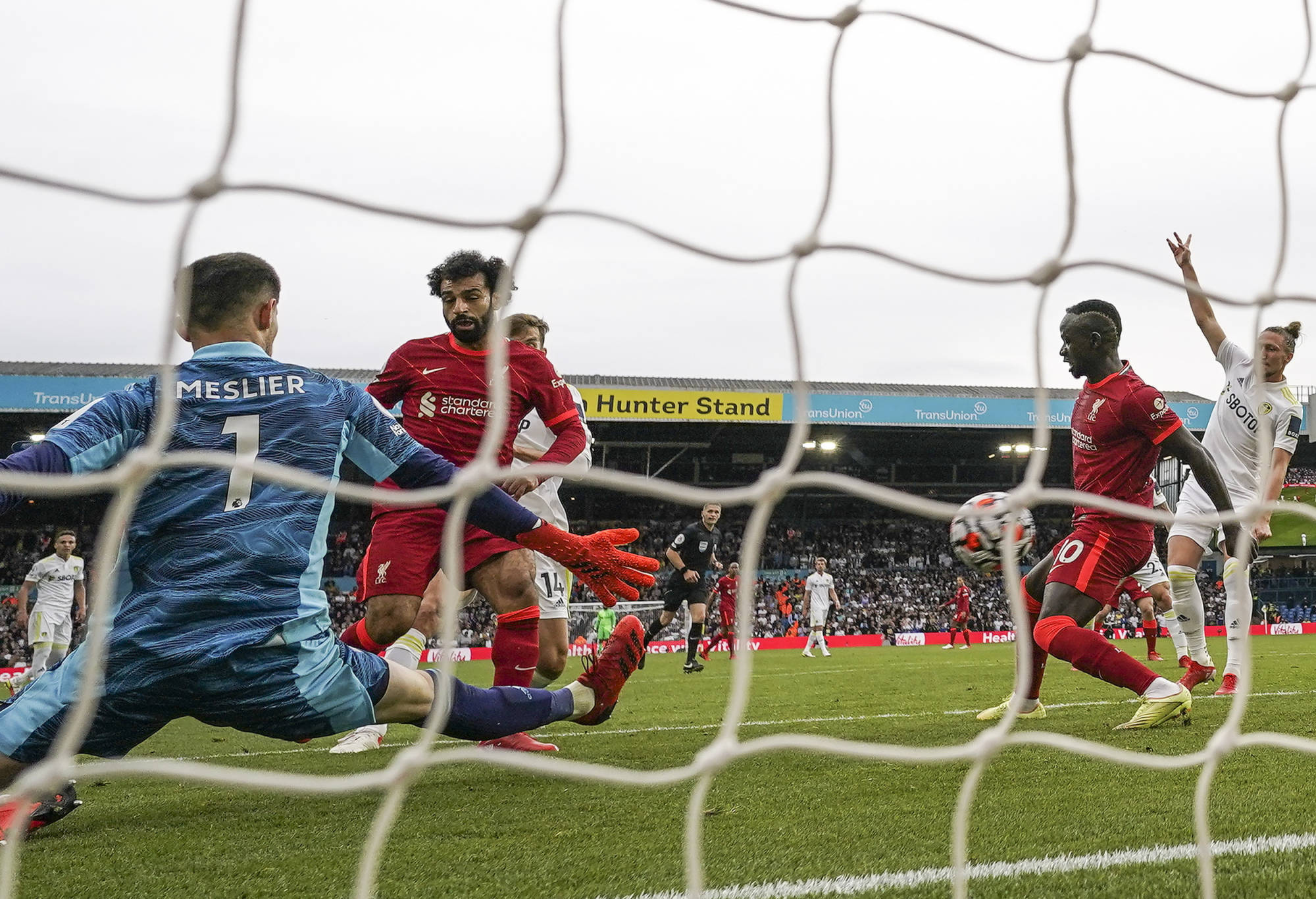 尤文主场大捷，球员赛后激动庆祝胜利，其实内容公司其中.开云体育官方平台