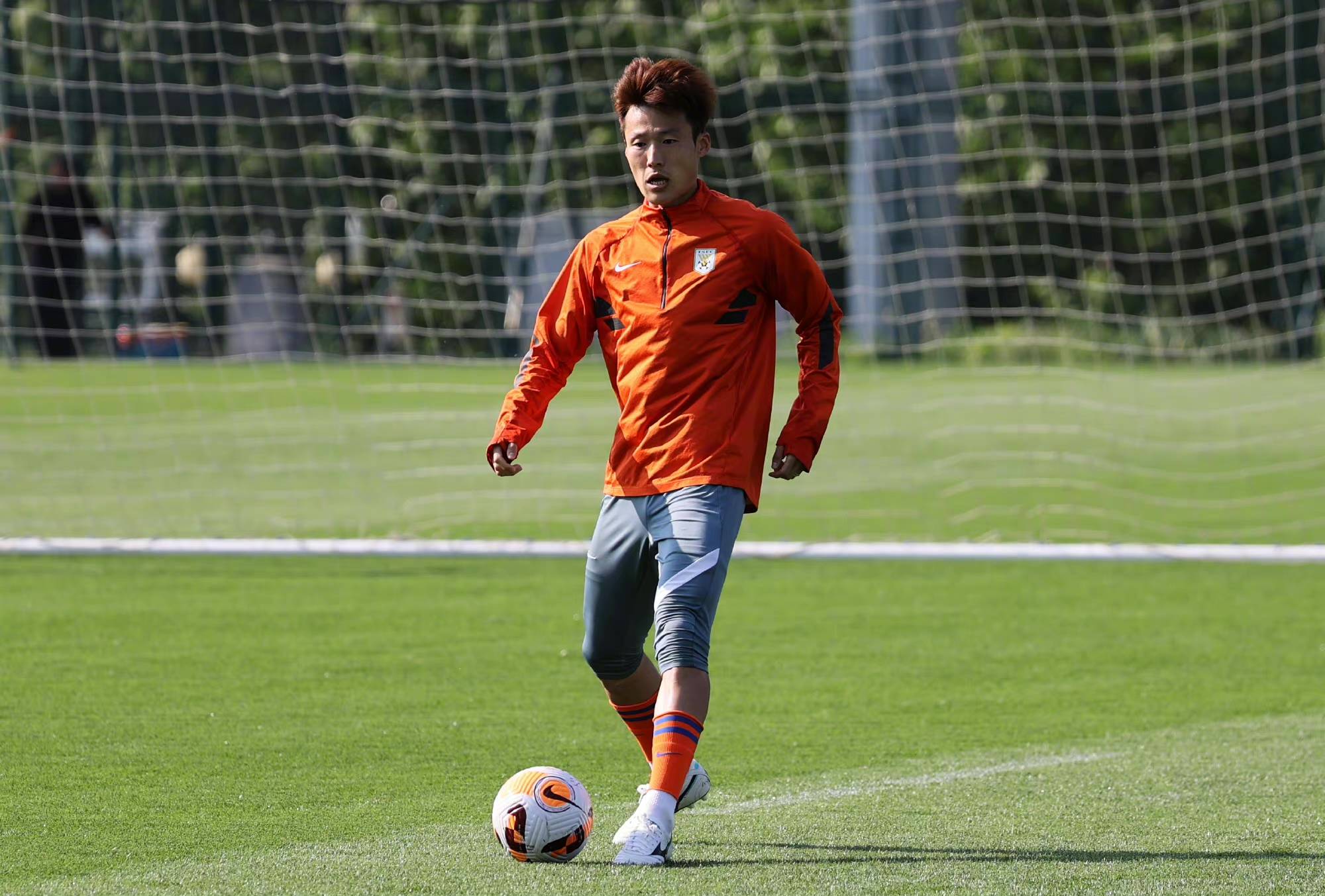 网球赛场再起风云：漓江青龙队爆冷燕山火狐队，新援首秀制胜边后卫成为亮点的简单介绍开云官方网站