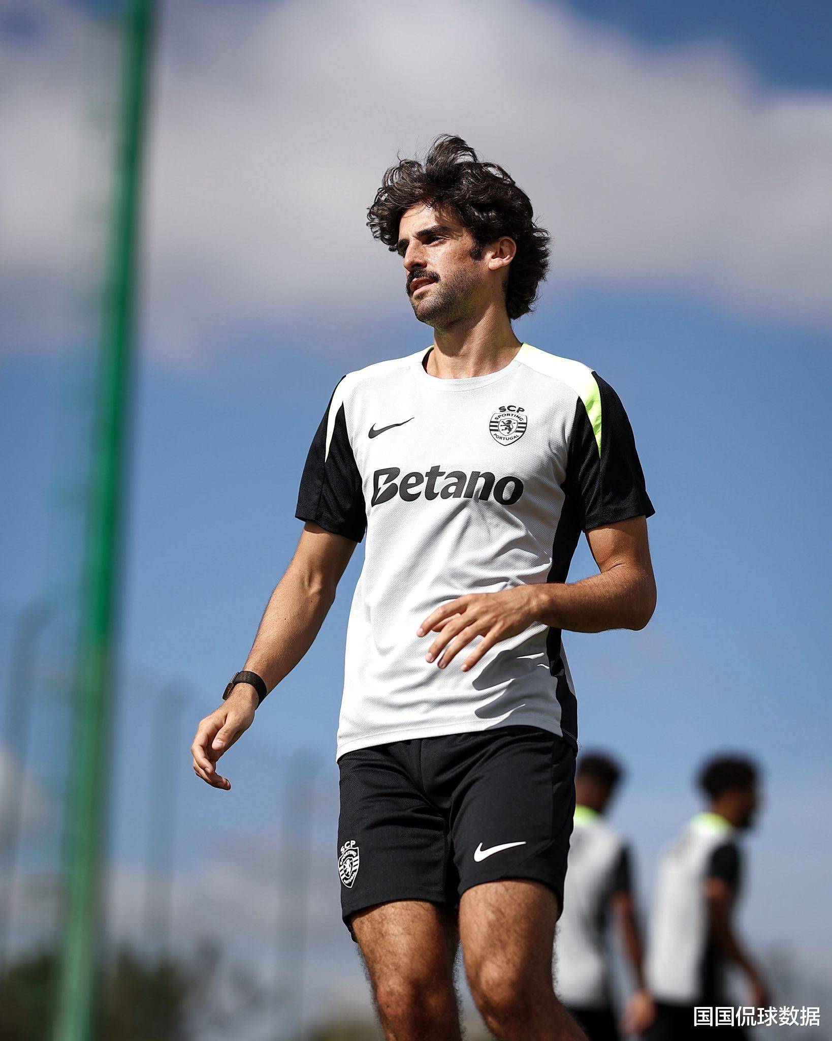 冲刺阶段葡超焦点战，皇家马德里门线救险，压力陡增，数据趋势出现新变化的简单介绍开云体育官方平台